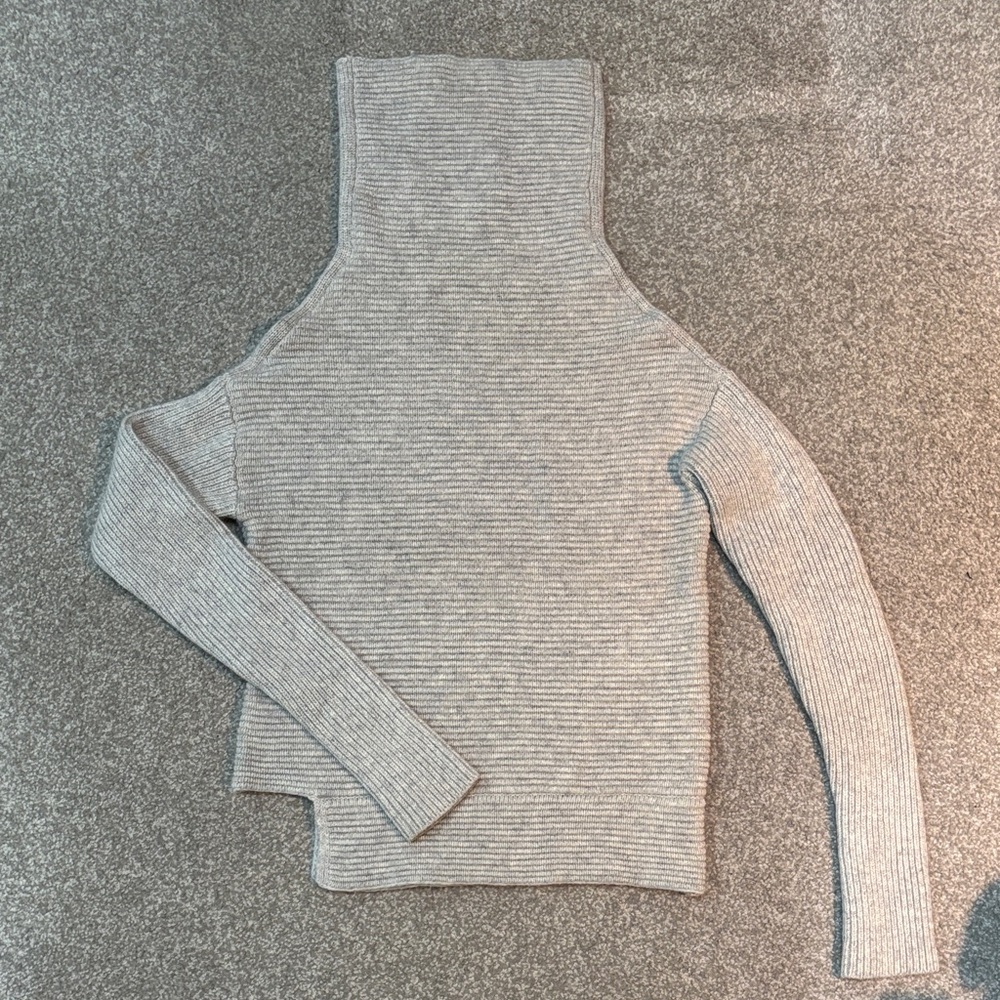 Aritzia Grey Funnel Neck Wool Cashmere Sweater